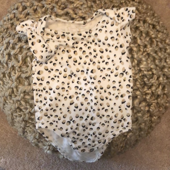 Jessica Simpson Onesies. 3 pack. - Picture 4 of 6